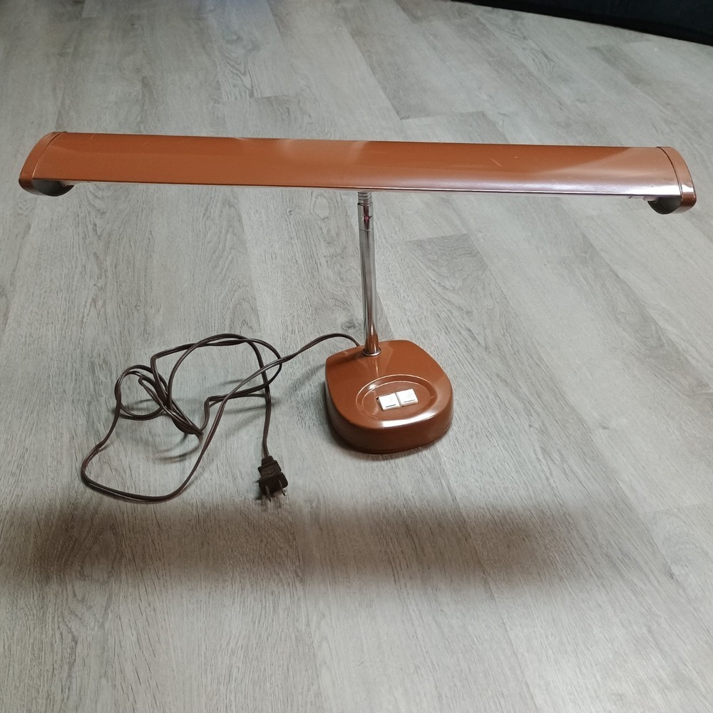 Brown Metal Vintage Desk Banker Lamp Fluerosecent Push Button UL E69325
